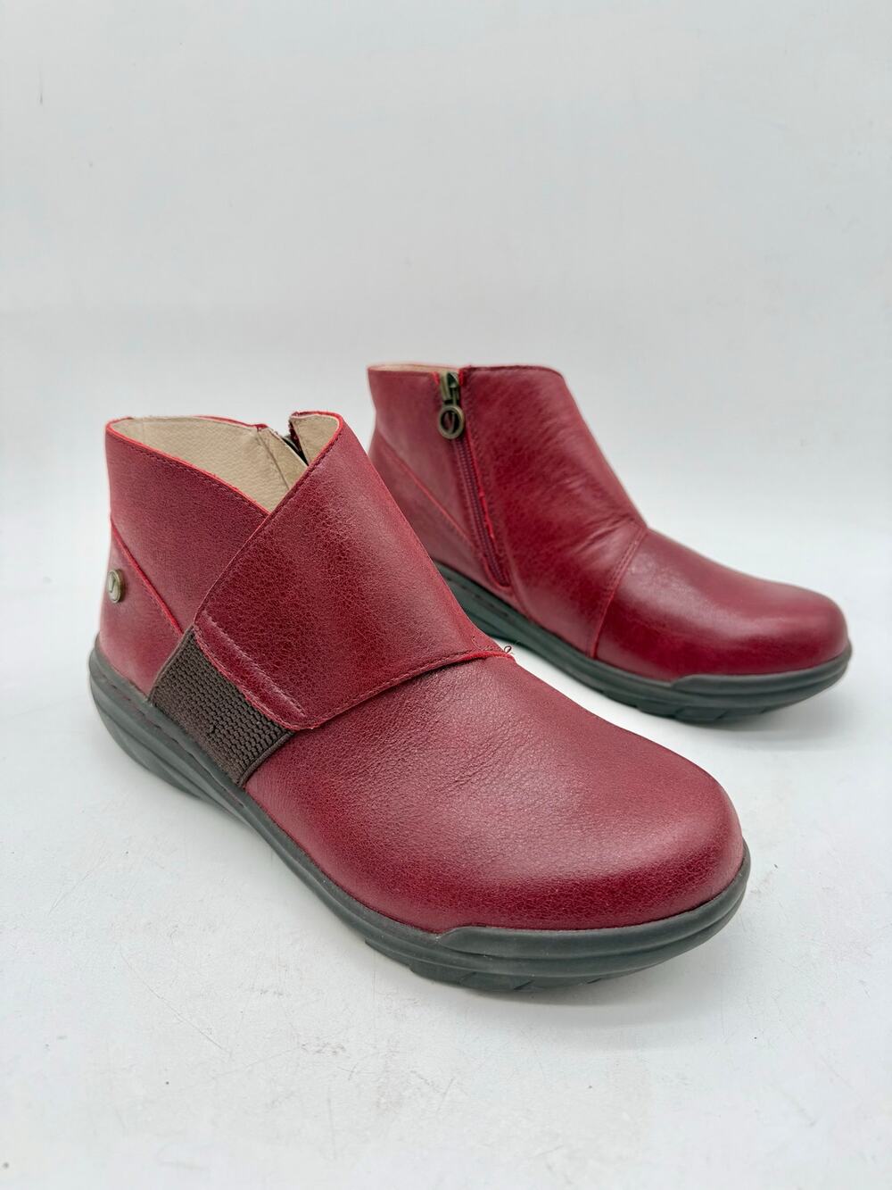 Jambu Bary Women’s 7M Dark Berry Water Resistant Leather Ankle Boots Comfort